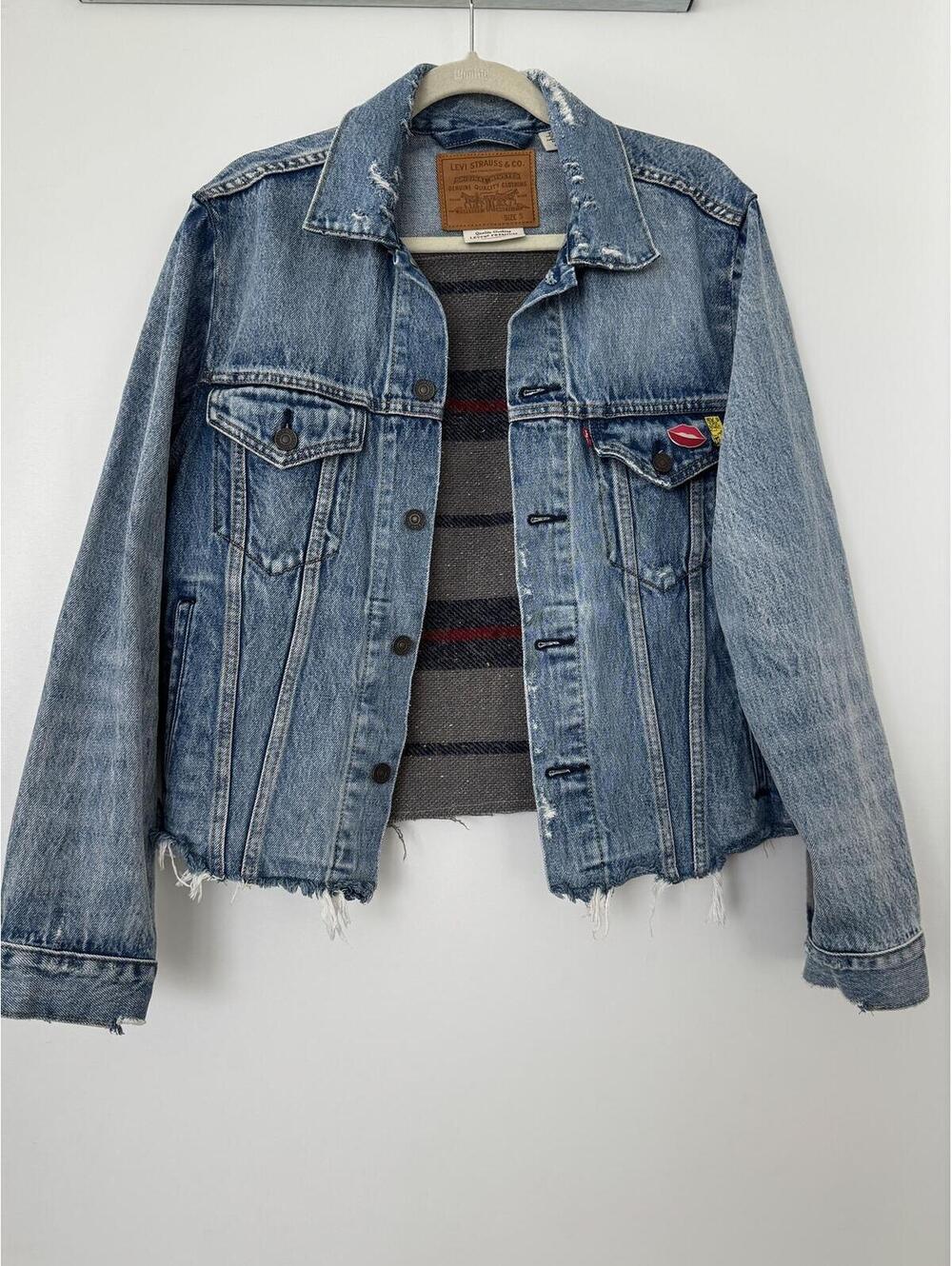 *RARE* Levi’s Premium Blanket Back Trucker Jacket with Pins
